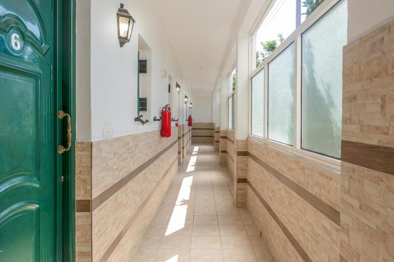Aparthotel Chandris Apartments