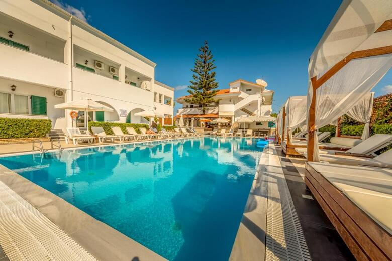 Aparthotel Chandris Apartments