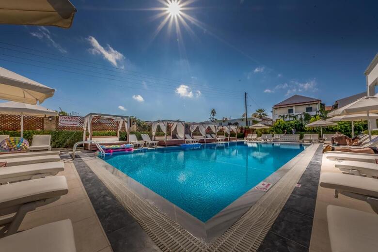 Aparthotel Chandris Apartments