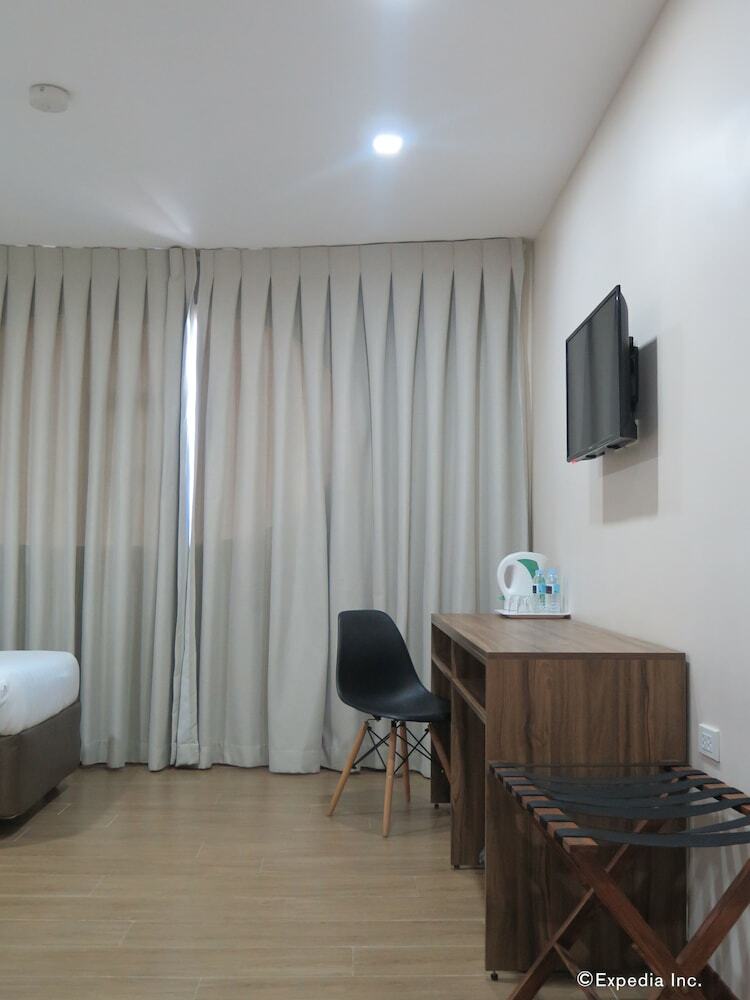 S Hotel And Residences