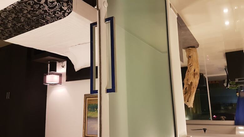 Hotel East Suites