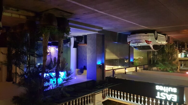 Hotel East Suites
