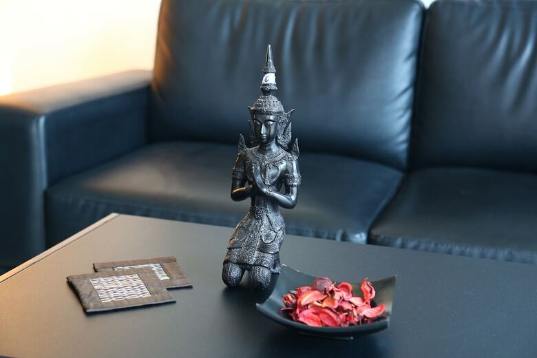 Hotel East Suites