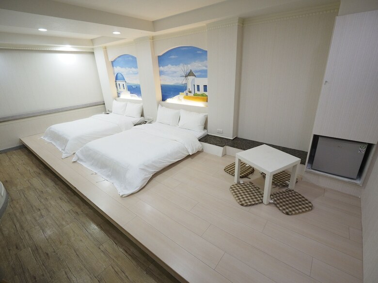 Heyue Hotel