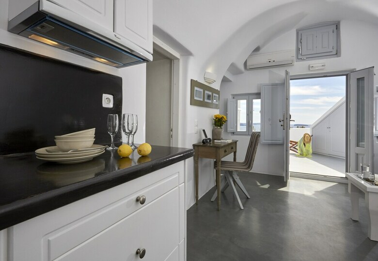 Villa Helianthus Suites