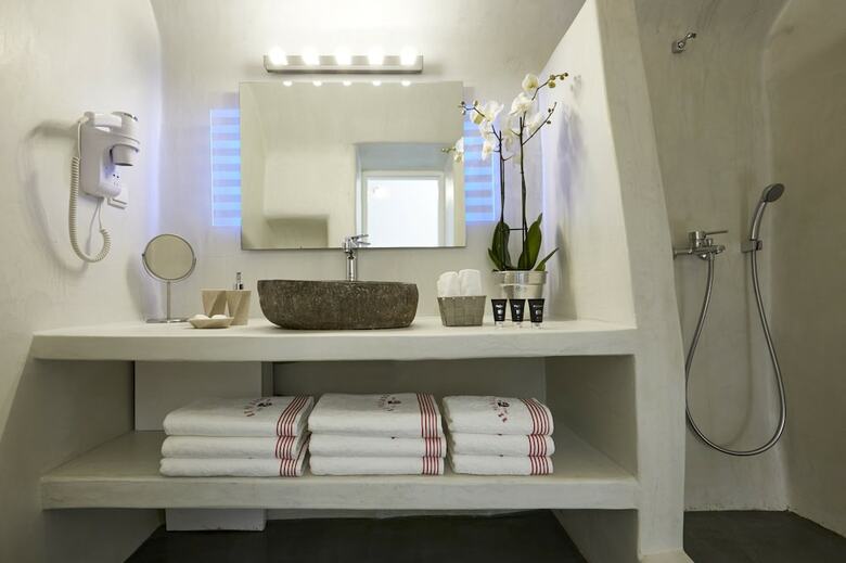 Villa Helianthus Suites