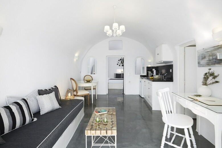 Villa Helianthus Suites