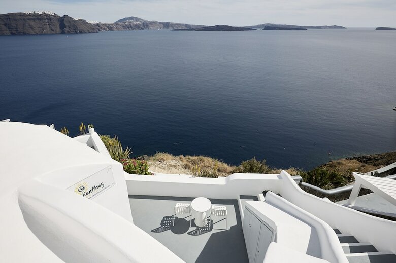 Villa Helianthus Suites
