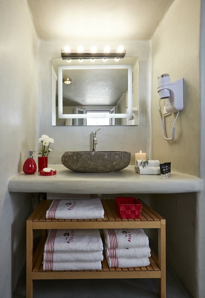 Villa Helianthus Suites