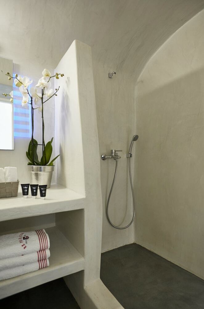 Villa Helianthus Suites