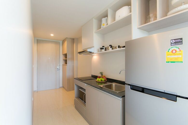 Aparthotel 6th Avenue Surin Beach