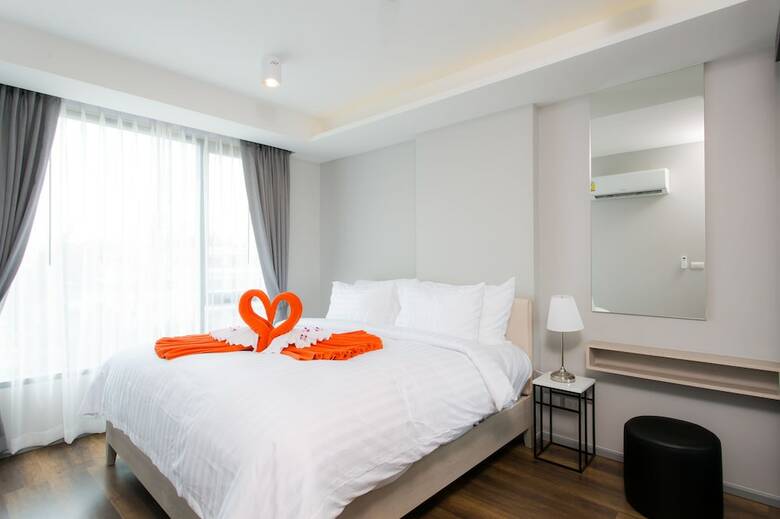 Aparthotel 6th Avenue Surin Beach