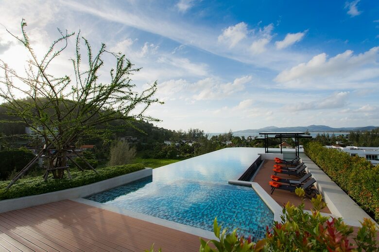 Aparthotel 6th Avenue Surin Beach