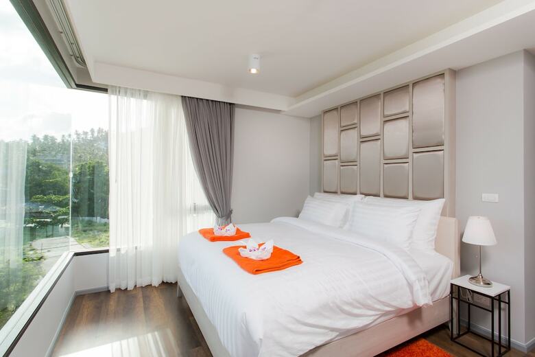 Aparthotel 6th Avenue Surin Beach