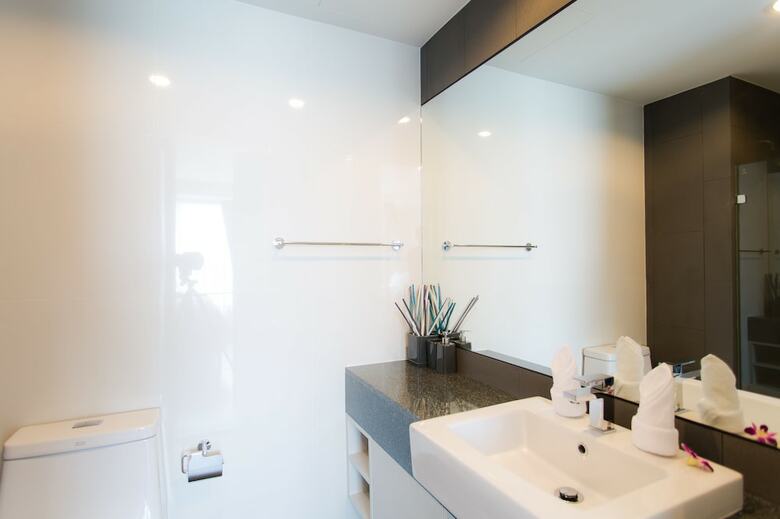 Aparthotel 6th Avenue Surin Beach