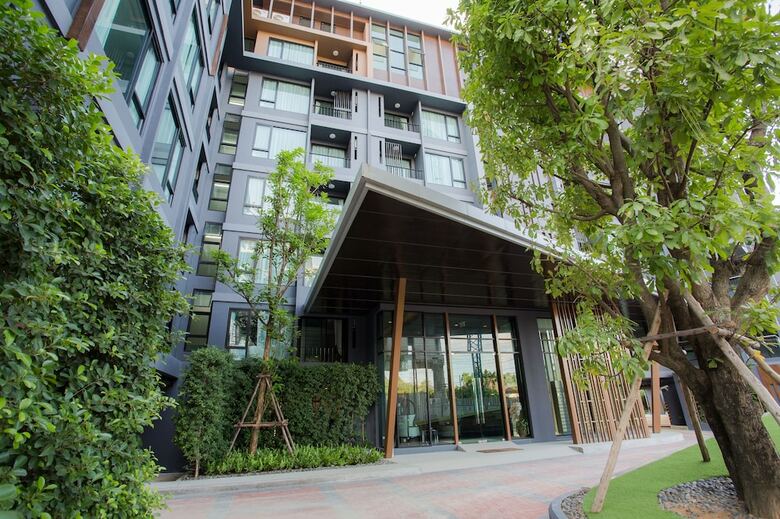 Aparthotel 6th Avenue Surin Beach