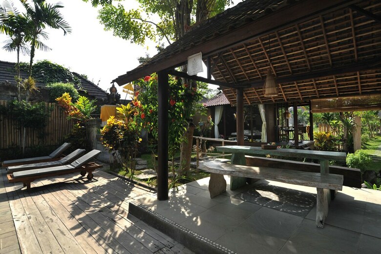 Hotel Airy Ubud Monkey Forest Bali