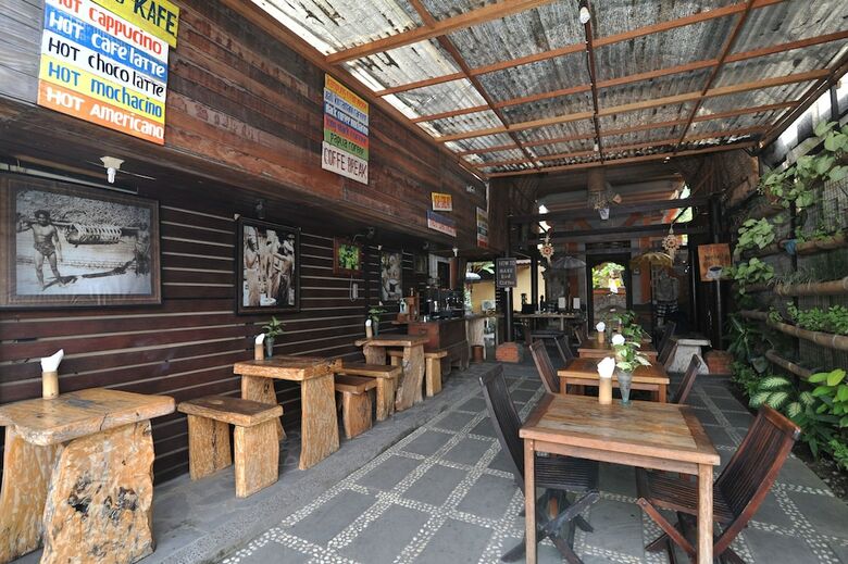 Hotel Airy Ubud Monkey Forest Bali