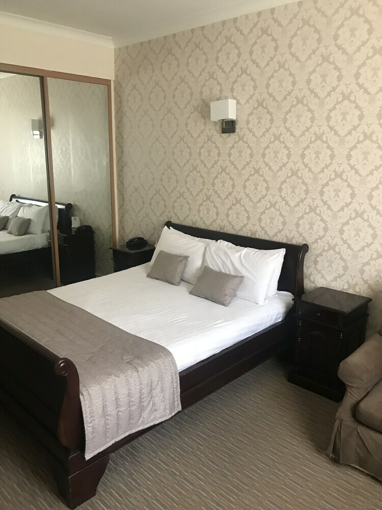 Best Western Normanton Park Hotel