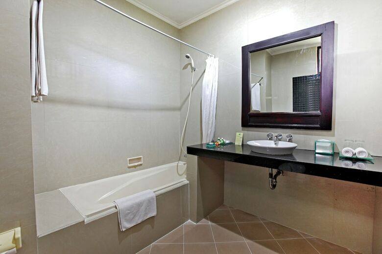 Hotel Adi Dharma Cottages