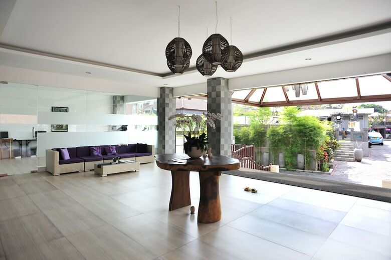 Hotel Airy Premier Ubud Simpang Hanoman Monkey Forest Bali