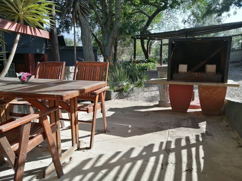 Hotel Ibis Place Guest House