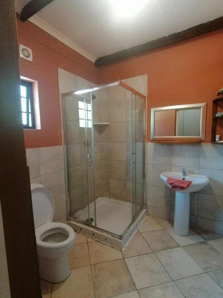 Hotel Ibis Place Guest House