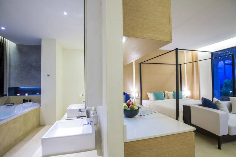 Hotel X2 Khao Lak Anda Mani Resort