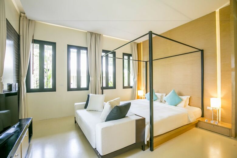 Hotel X2 Khao Lak Anda Mani Resort