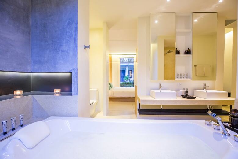 Hotel X2 Khao Lak Anda Mani Resort