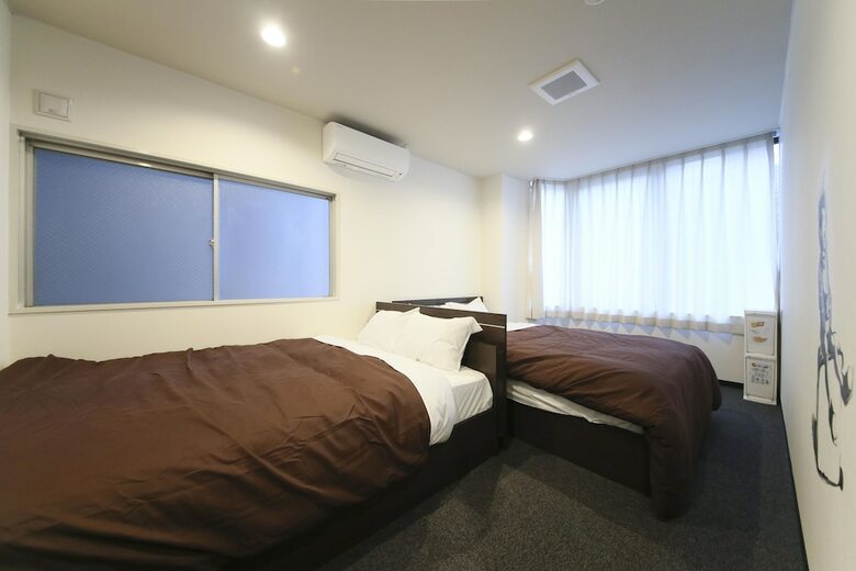 Hostal Roots Hostel