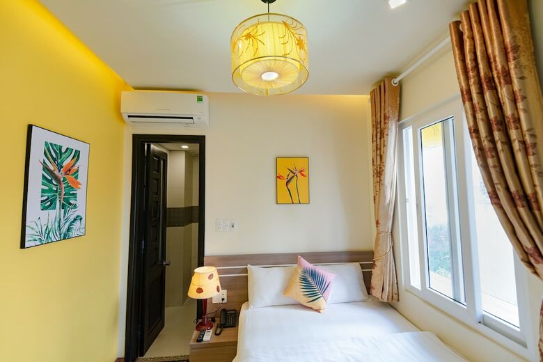 Flora Hotel Hue