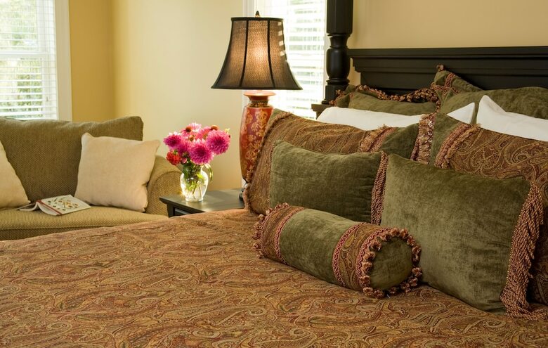 Bed & Breakfast 1889 Whitegate Inn & Cottage