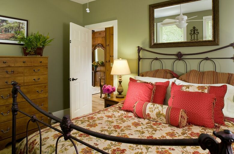 Bed & Breakfast 1889 Whitegate Inn & Cottage