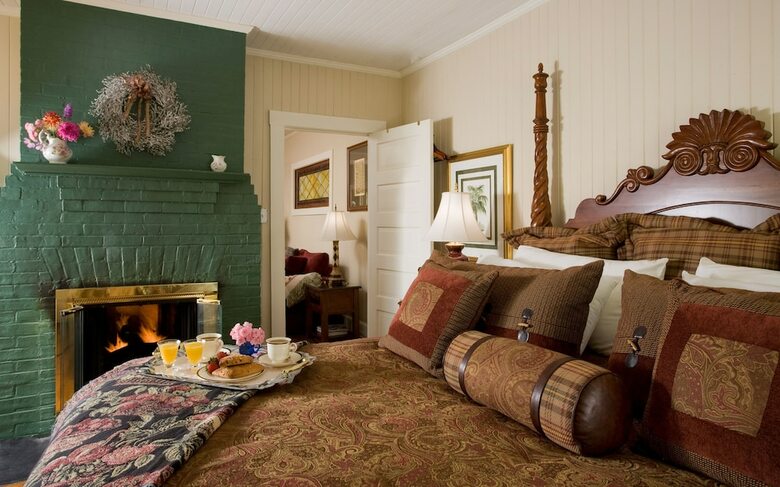 Bed & Breakfast 1889 Whitegate Inn & Cottage