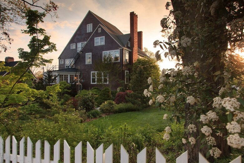 Bed & Breakfast 1889 Whitegate Inn & Cottage