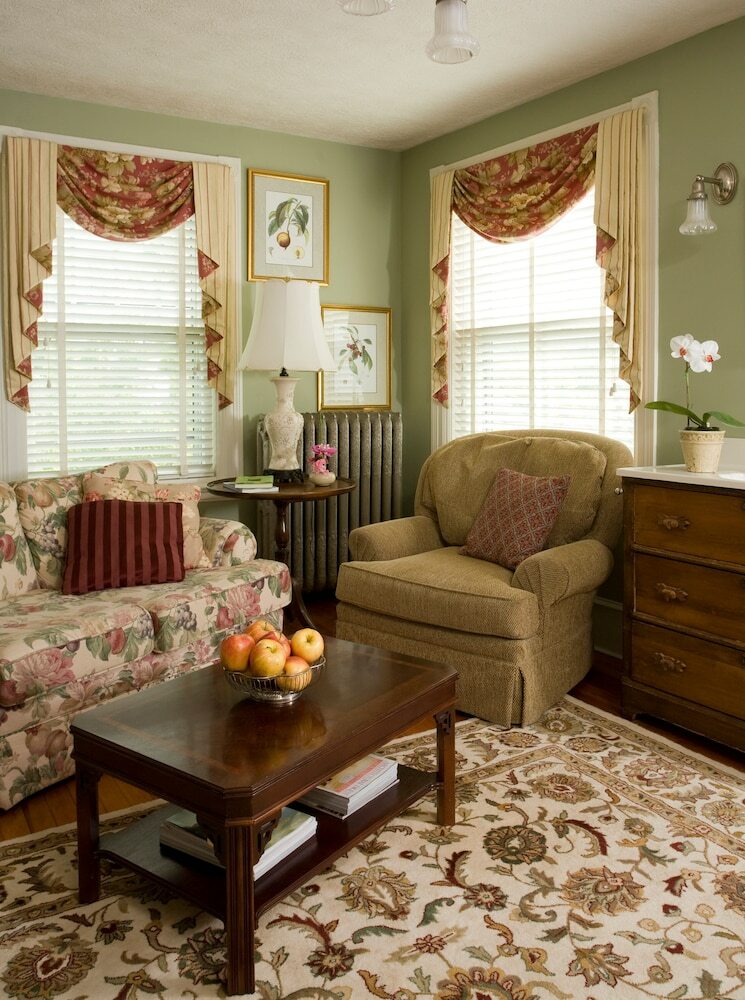 Bed & Breakfast 1889 Whitegate Inn & Cottage