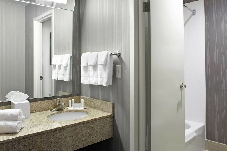Hotel Courtyard By Marriott State College