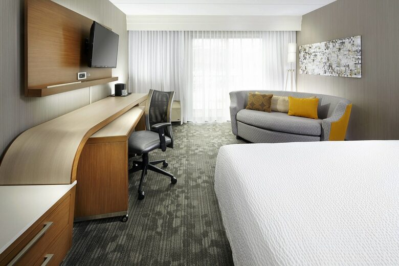 Hotel Courtyard By Marriott State College