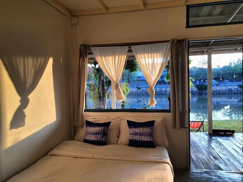 Hotel Ban Narai River Guesthouse