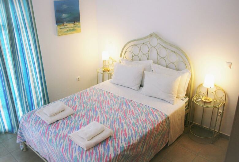 Lagoon View Apartments -adults Only