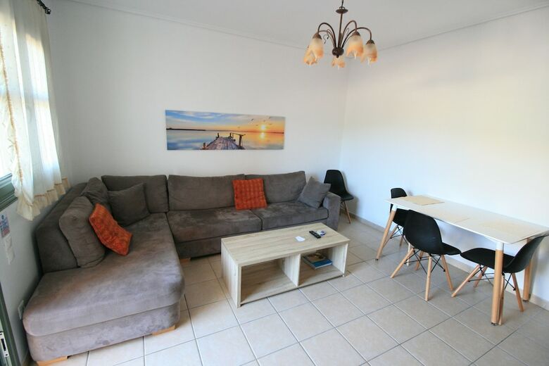 Lagoon View Apartments -adults Only