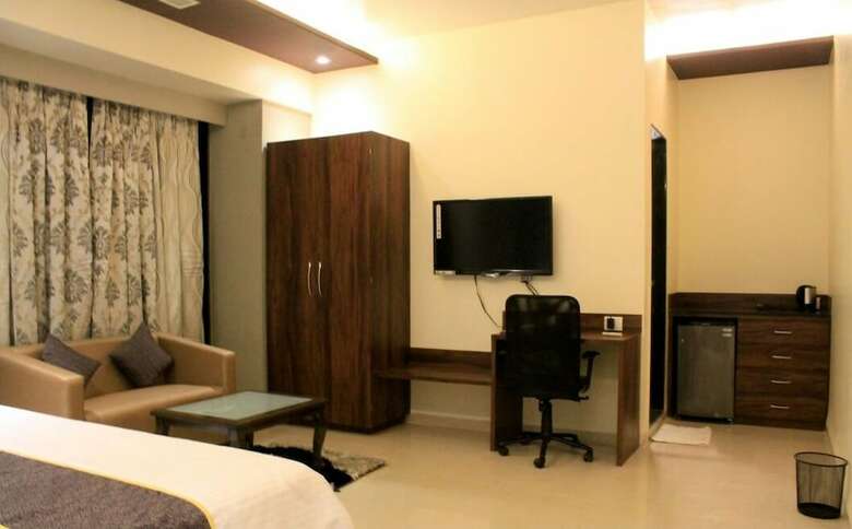 Hotel Vosiv Suites - Kalyani Nagar