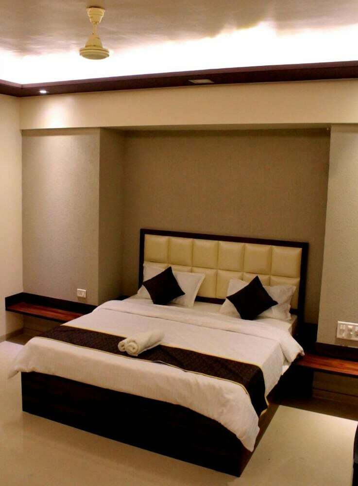 Hotel Vosiv Suites - Kalyani Nagar