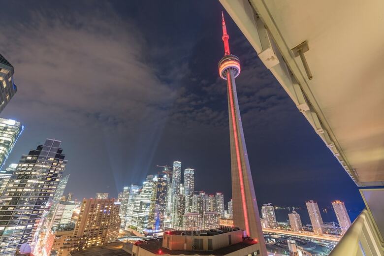 Grand Royal Condos - Cn Tower