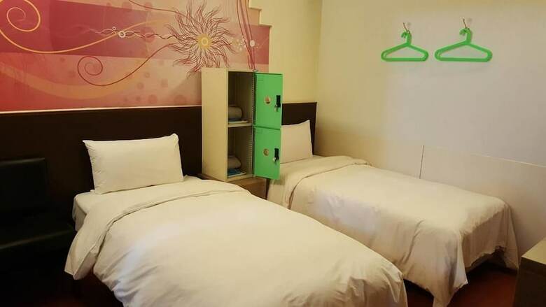 Happy Holiday Hotel