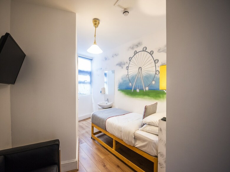 Hostal Oyo Camden Bnb