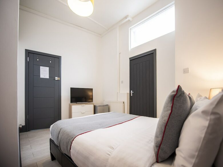 Hostal Oyo Camden Bnb