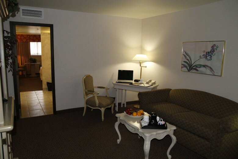 Hotel Ramada By Wyndham Viscount Suites Tucson East