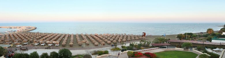 Apartamentos Mackenzie Seafront Suite